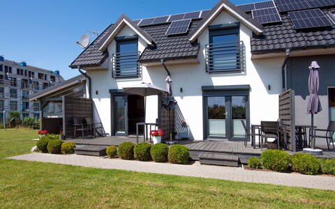 Nemo: Dach, Zuhause, Haus, Wohngebiet, Hütte, Abstellgleis, Tür, Markise, Estate, Bauernhaus