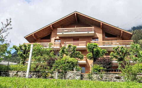 Pavillons a: Himmel, Pflanze, Gebäude, Wolke, Baum, Grundstueck, Haus, Schatten, Holz, Natürliche Landschaft