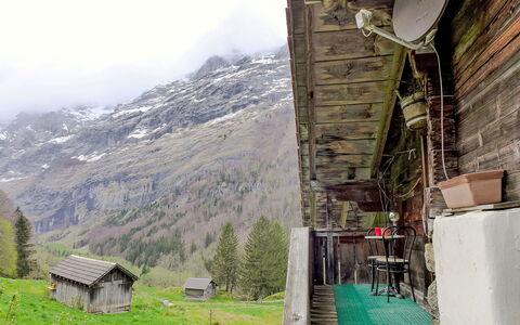 Chalet Heidi: Wolke, Pflanze, Eigentum, Himmel, Grün, Gebäude, Holz, Berg, Haus, Ländliches Gebiet