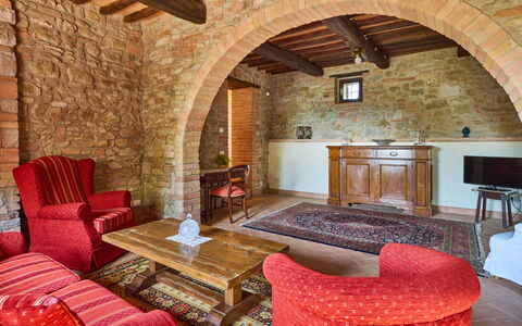 Villa Conte Jacopo: Möbel, Eigentum, Tabelle, Gebäude, Holz, Stuhl, Beleuchtung, Interior Design, Wohnzimmer, Fussboden