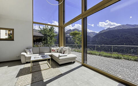 Skyline Retreat: Flooring, Interior Design, Fussboden, Decke, Stuhl, Holzboden, Hartholz, Couch, Wohnzimmer, Natürliches Material