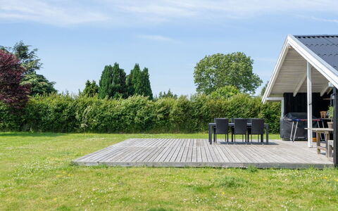 Guthmund - 400M from the Sea: Möbel, Interior Design, Flooring, Fussboden, Decke, Zimmer, Stuhl, Tabelle, Wohnung, Küche & Esszimmer Tisch