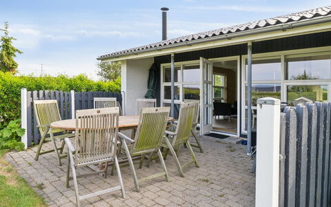 Gudrun - 250M from the Sea: Möbel, Interior Design, Flooring, Fussboden, Decke, Zimmer, Stuhl, Tabelle, Wohnung, Küche & Esszimmer Tisch