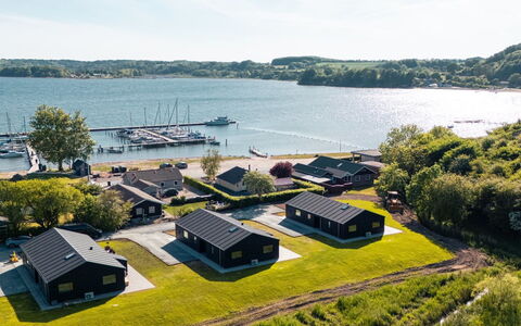 Henryk - 75M from the Sea: Holz, Dach, Die Architektur, Zuhause, Haus, Hütte, Abstellgleis, Hartholz, Steigung, Estate