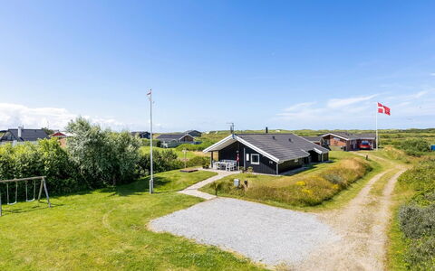 Hariet - 300M from the Sea: Dachdecken, Hütte, Haus, Dach, Zuhause, Bauernhaus, Hütte, Estate, Dorf