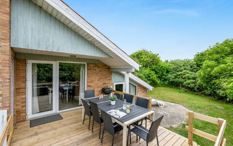 Dorithea - 1.3Km from the Sea: Zuhause, Hütte, Estate, Hartholz, Planke, Holzbeize, Deck, Villa, Eco Hotel, Balkon