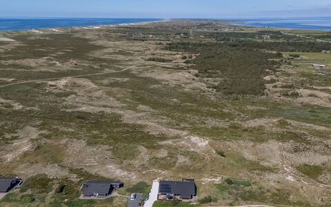 Aurore - 700M from the Sea: Gras, Wiese, Landschaft, Ökoregion, Einfach, Pflanzengemeinschaft, Grundstueck, Gartenmöbel, Prärie, Shrubland