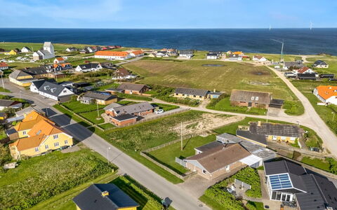Mads - 400M from the Sea: Wohngebiet, Vogelperspektive, Landschaft, Luftaufnahmen, Nachbarschaft, Haus, Vorort, Dach, Grundstueck, Zuhause