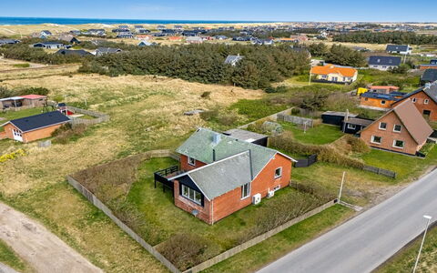 Hilppa - 400M from the Sea: Holz, Zuhause, Veranda, Deck, Hartholz, Dach, Holzbeize, Holzboden, Eco Hotel