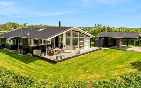 Gedda - from the Sea: Blau, Strauch, Hütte, Ground, Garten, Estate, Schatten, Landscaping, Bauernhaus, Eco Hotel