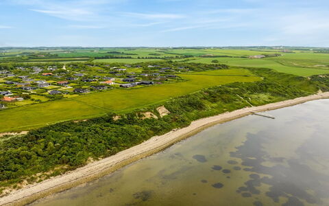 Gedda - from the Sea: Blau, Strauch, Hütte, Ground, Garten, Estate, Schatten, Landscaping, Bauernhaus, Eco Hotel