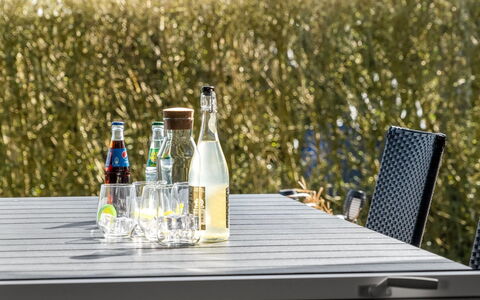 Ofrath - 350M to the Fjord: Möbel, Tabelle, Geschirr, Gartenmöbel, Tisch Im Freien, Drinkware, Stuhl, Essen, Servierware, Küche & Esszimmer Tisch
