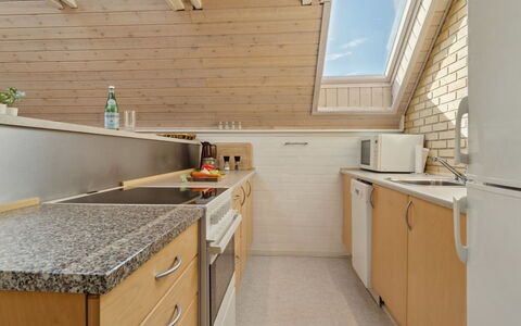 Jolanta - 20M from the Sea: Küche, Countertop, Holz, Flooring, Major Appliance, Küchengerät, Cabinetry, Interior Design, Fussboden, Decke
