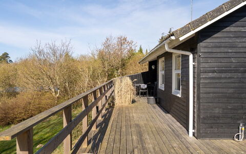Usbjorn - 500M from the Sea: Holz, Hütte, Veranda, Planke, Hartholz, Geländer, Deck, Holzbeize, Abstellgleis, Zaun