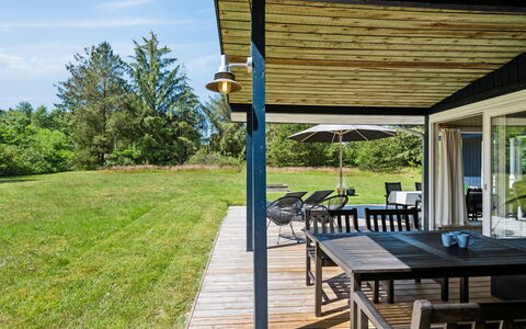 Aleta - 600M from the Sea: Haus, Zuhause, Tür, Dach, Hütte, Estate, Garten, Schatten, Abstellgleis, Garten