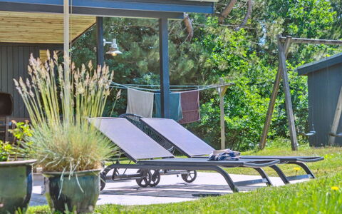 Aleta - 600M from the Sea: Haus, Zuhause, Tür, Dach, Hütte, Estate, Garten, Schatten, Abstellgleis, Garten