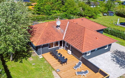 Eunice - 850M from the Sea: Dachdecken, Hütte, Haus, Dach, Zuhause, Bauernhaus, Hütte, Estate, Dorf