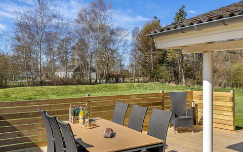 Anastaja - 550M from the Sea: Blau, Strauch, Hütte, Ground, Garten, Estate, Schatten, Landscaping, Bauernhaus, Eco Hotel