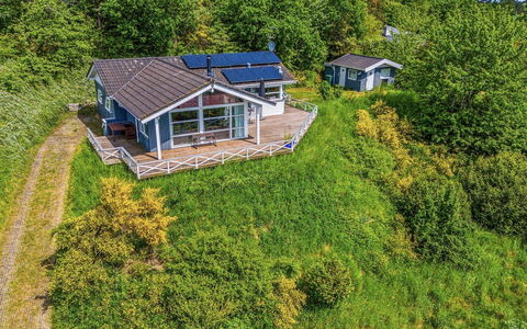 Gjuro - 800M from the Sea: Holz, Dach, Die Architektur, Zuhause, Haus, Hütte, Abstellgleis, Hartholz, Steigung, Estate