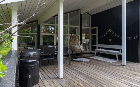 Caro - 900M from the Sea: Möbel, Interior Design, Flooring, Fussboden, Decke, Zimmer, Stuhl, Tabelle, Wohnung, Küche & Esszimmer Tisch