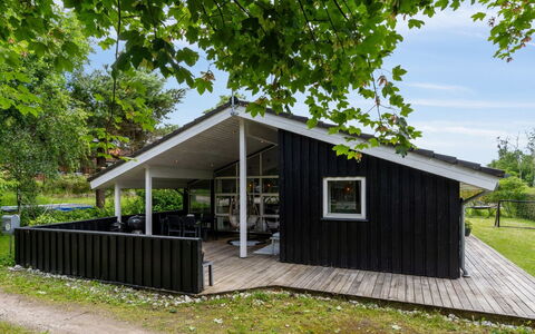 Caro - 900M from the Sea: Möbel, Interior Design, Flooring, Fussboden, Decke, Zimmer, Stuhl, Tabelle, Wohnung, Küche & Esszimmer Tisch