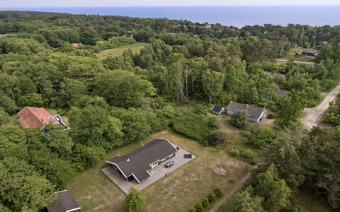 Rudolf - 400M from the Sea: Holz, Dach, Die Architektur, Zuhause, Haus, Hütte, Abstellgleis, Hartholz, Steigung, Estate
