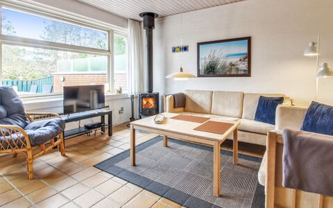 Rufina - 3.5Km from the Sea: Möbel, Flooring, Interior Design, Fussboden, Holz, Decke, Couch, Wohnzimmer, Holzboden, Zimmer