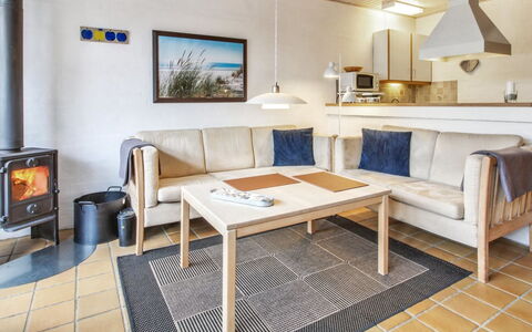 Rufina - 3.5Km from the Sea: Möbel, Flooring, Interior Design, Fussboden, Couch, Holz, Wohnzimmer, Zimmer, Tabelle, Zuhause