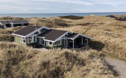 Merta - 150M from the Sea: Dach, Hütte, Zuhause, Estate, Bauernhaus, Veranda, Abstellgleis, Gartenbauten, Hütte