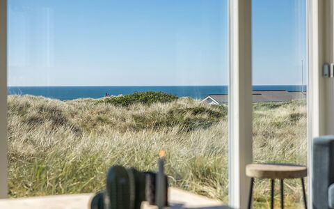 Carit - 450M from the Sea: Holz, Zuhause, Veranda, Deck, Hartholz, Dach, Holzbeize, Holzboden, Eco Hotel