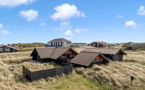 Thorfin - 100M from the Sea: Dach, Die Architektur, Hütte, Ländliches Gebiet, Grundstueck, Zuhause, Steigung, Hütte, Dorf, Abstellgleis
