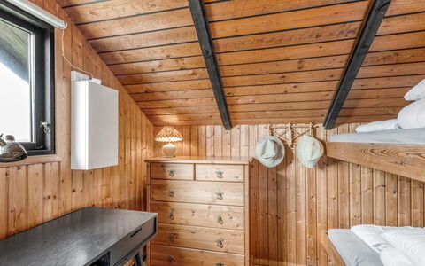 Thorfin - 100M from the Sea: Holz, Decke, Zuhause, Schlafzimmer, Bett, Möbel, Hartholz, Blockhaus, Planke, Hütte