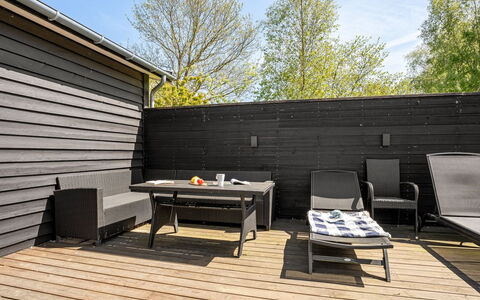 Selve - 600M from the Sea: Holz, Zuhause, Veranda, Deck, Hartholz, Dach, Holzbeize, Holzboden, Eco Hotel