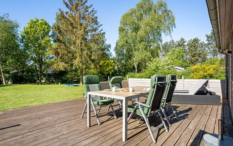 Rohan - 700M from the Sea: Möbel, Interior Design, Stuhl, Flooring, Tabelle, Resort, Fussboden, Decke, Zimmer, Eco Hotel