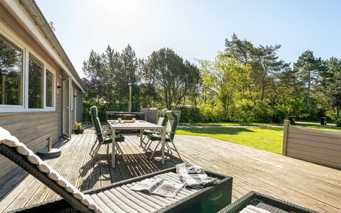 Rohan - 700M from the Sea: Möbel, Interior Design, Stuhl, Flooring, Tabelle, Resort, Fussboden, Decke, Zimmer, Eco Hotel