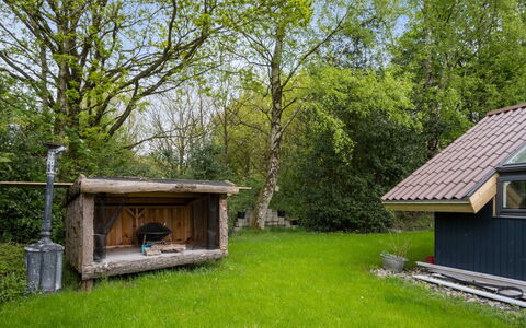 Fenna - 30Km from the Sea: Zuhause, Hütte, Veranda, Hartholz, Abstellgleis, Deck, Schatten, Planke, Estate, Gartenbauten