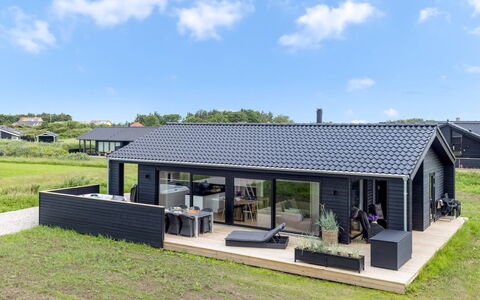 Ata - 400M from the Sea: Möbel, Interior Design, Flooring, Fussboden, Decke, Zimmer, Stuhl, Tabelle, Wohnung, Küche & Esszimmer Tisch