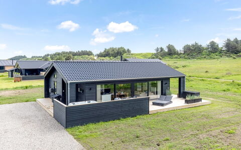 Ata - 400M from the Sea: Möbel, Interior Design, Flooring, Fussboden, Decke, Zimmer, Stuhl, Tabelle, Wohnung, Küche & Esszimmer Tisch