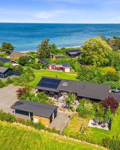 Tuulikki - 100M from the Sea