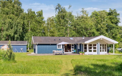 Launo - 1.1Km to the Fjord: Estate, Schatten, Auffahrt, Bauernhaus