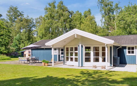 Launo - 1.1Km to the Fjord: Estate, Schatten, Auffahrt, Bauernhaus