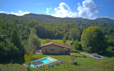 Casetta Verde: Wolke, Himmel, Pflanze, Berg, Eigentum, Ökoregion, Natürliche Landschaft, Baum, Natürlichen Umgebung, Hochland