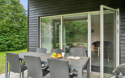 Dorreth - 3.2Km from the Sea: Blau, Strauch, Hütte, Ground, Garten, Estate, Schatten, Landscaping, Bauernhaus, Eco Hotel