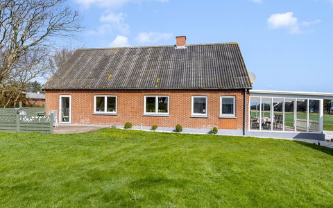 Kerrin - 1Km from the Sea: Möbel, Interior Design, Stuhl, Flooring, Tabelle, Resort, Fussboden, Decke, Zimmer, Eco Hotel