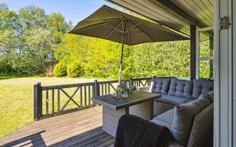 Aldina - 400M to the Fjord: Holz, Zuhause, Veranda, Deck, Hartholz, Dach, Holzbeize, Holzboden, Eco Hotel