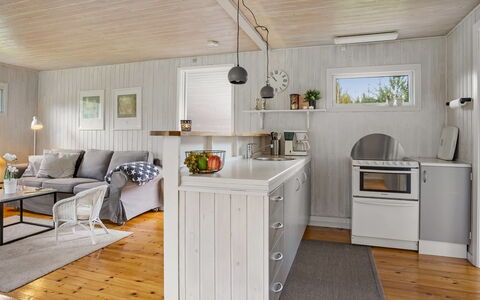 Bosse - from the Sea: Küche, Küchengerät, Flooring, Major Appliance, Holz, Interior Design, Haushaltsgerät, Möbel, Countertop, Decke