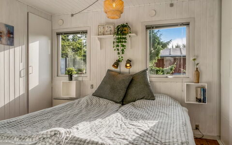 Bosse - from the Sea: Holz, Interior Design, Schlafzimmer, Flooring, Fussboden, Decke, Bett, Bedding, Bettrahmen, Bettdecke