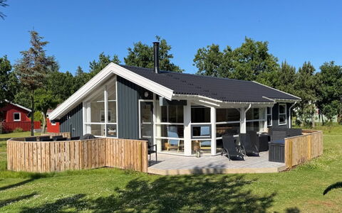 Ingwin - from the Sea: Wohngebiet, Strauch, Haus, Zuhause, Garten, Estate, Schatten, Landscaping, Rasen