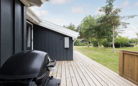 Ingwin - from the Sea: Wohngebiet, Strauch, Haus, Zuhause, Garten, Estate, Schatten, Landscaping, Rasen