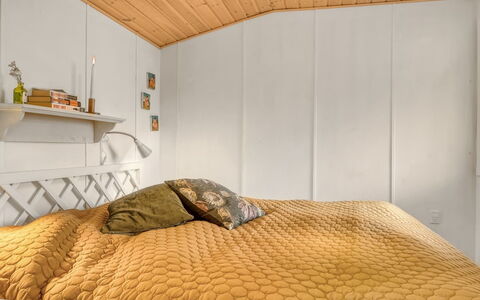 Ellinore - from the Sea: Schlafzimmer, Bett, Holz, Bettdecke, Bedding, Interior Design, Linens, Flooring, Fussboden, Decke